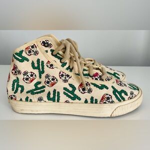STARTAS MID TOP CACTUS AND SKULL PRINTED CANVAS SNEAKER